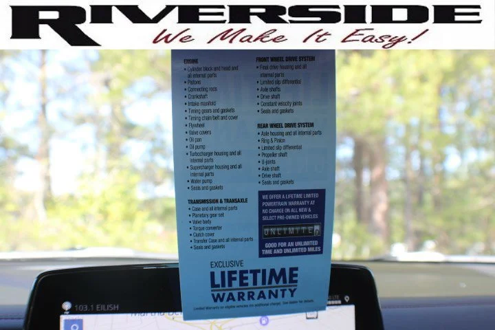 Used 2023 Iridescent Pearl Tricoat Chevrolet RS image 10