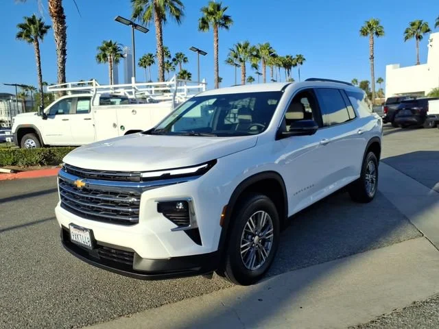 Used 2026 Summit White Chevrolet LT image 11