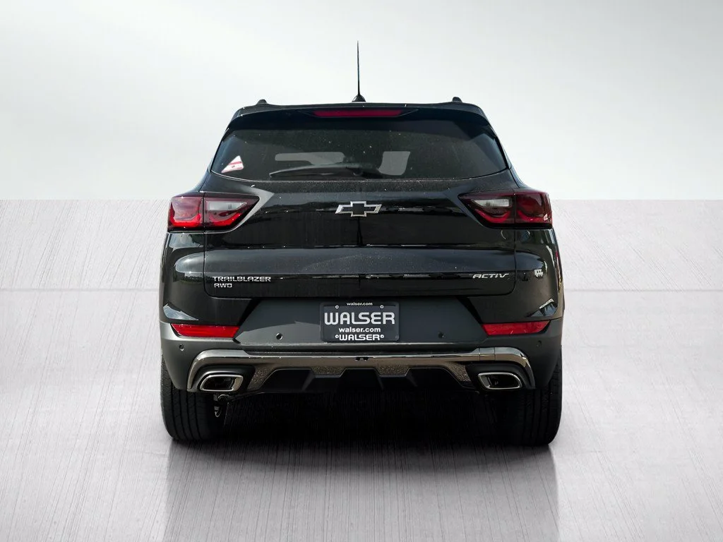 New 2026 Mosaic Black Metallic Chevrolet ACTIV image 4