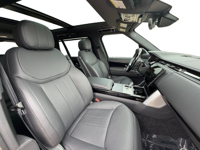 Used 2025 Black Land Rover SE image 16