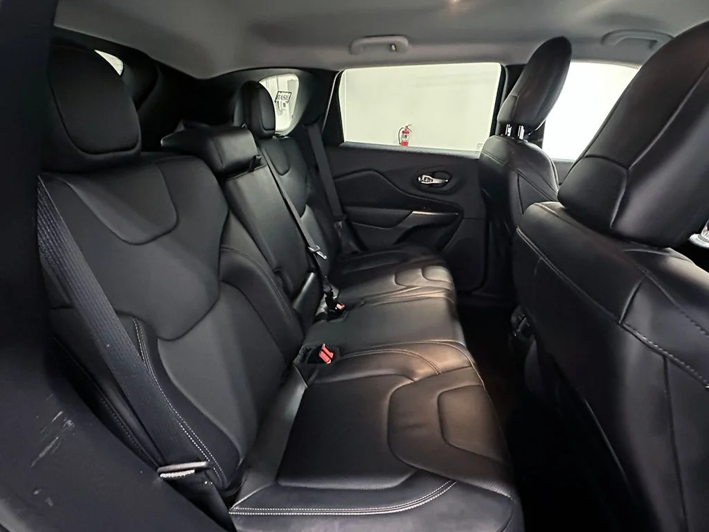 Used 2020 Gray Jeep Limited image 24