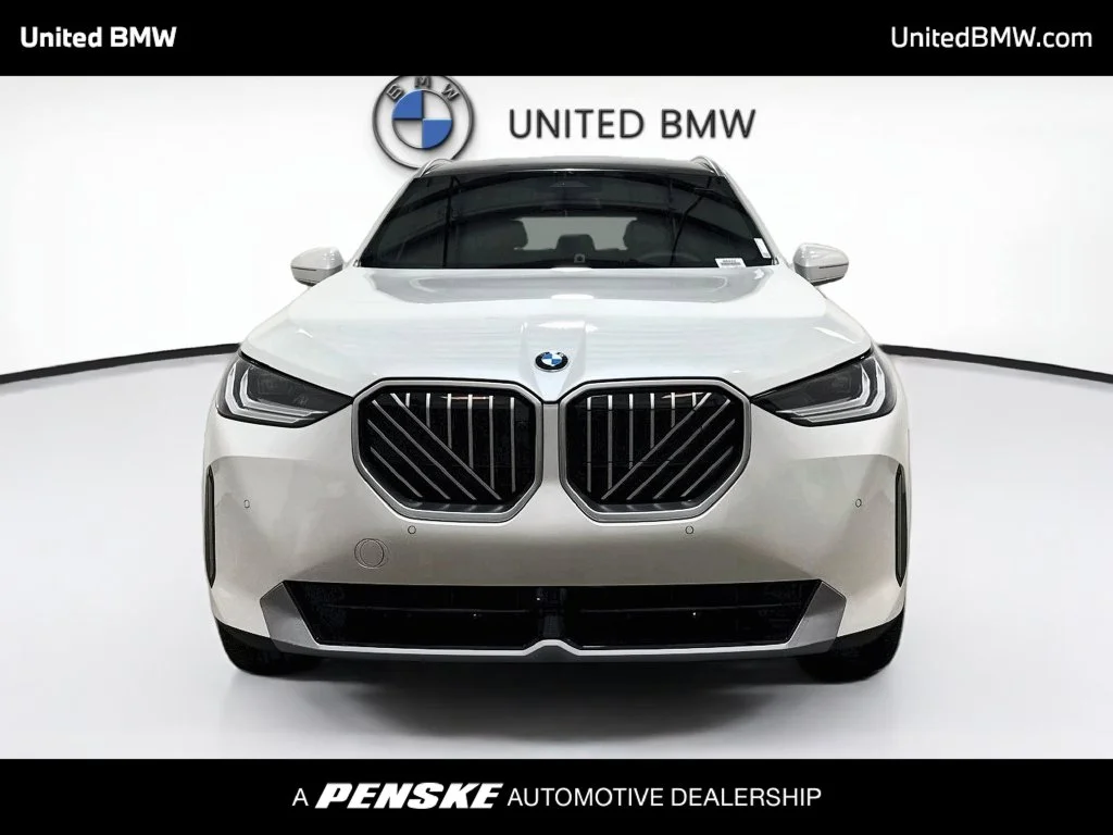 New 2026 Mineral White Metallic BMW 30 xDrive image 2