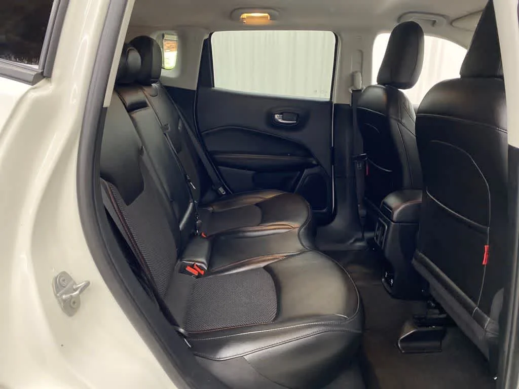 Used 2021 White Clearcoat Jeep Trailhawk image 18