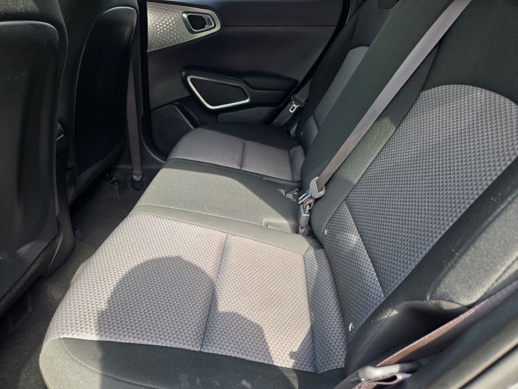 2024 Kia Soul LX - Photo 16