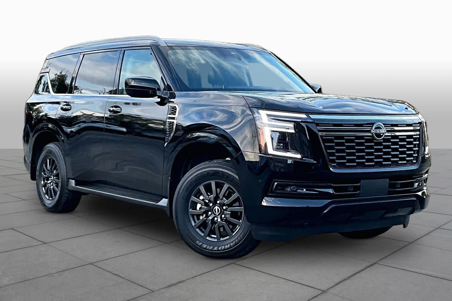 Used 2025 Super Black Nissan SV image 3