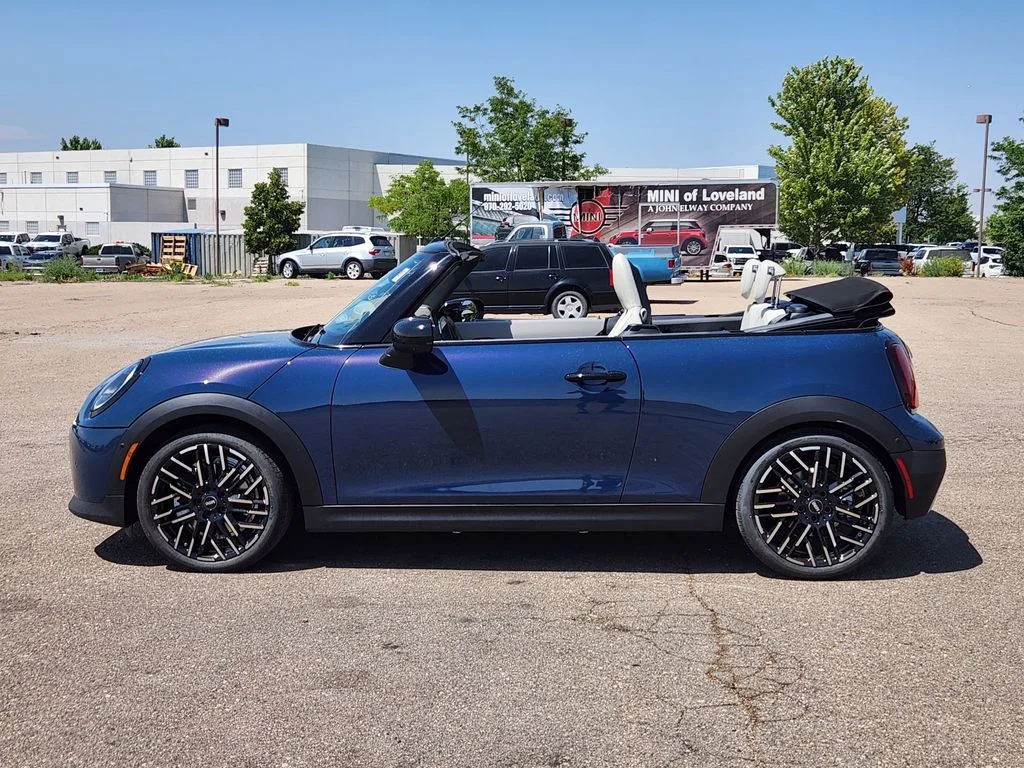 New 2026 Indigo Sunset Blue Metallic MINI Iconic image 2