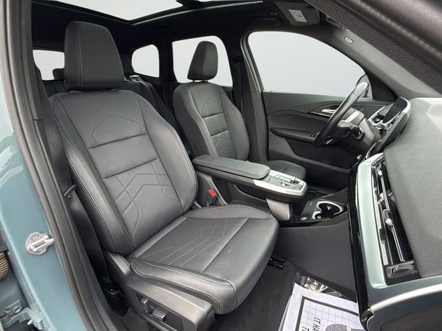 Used 2023 Green BMW xDrive28i image 26