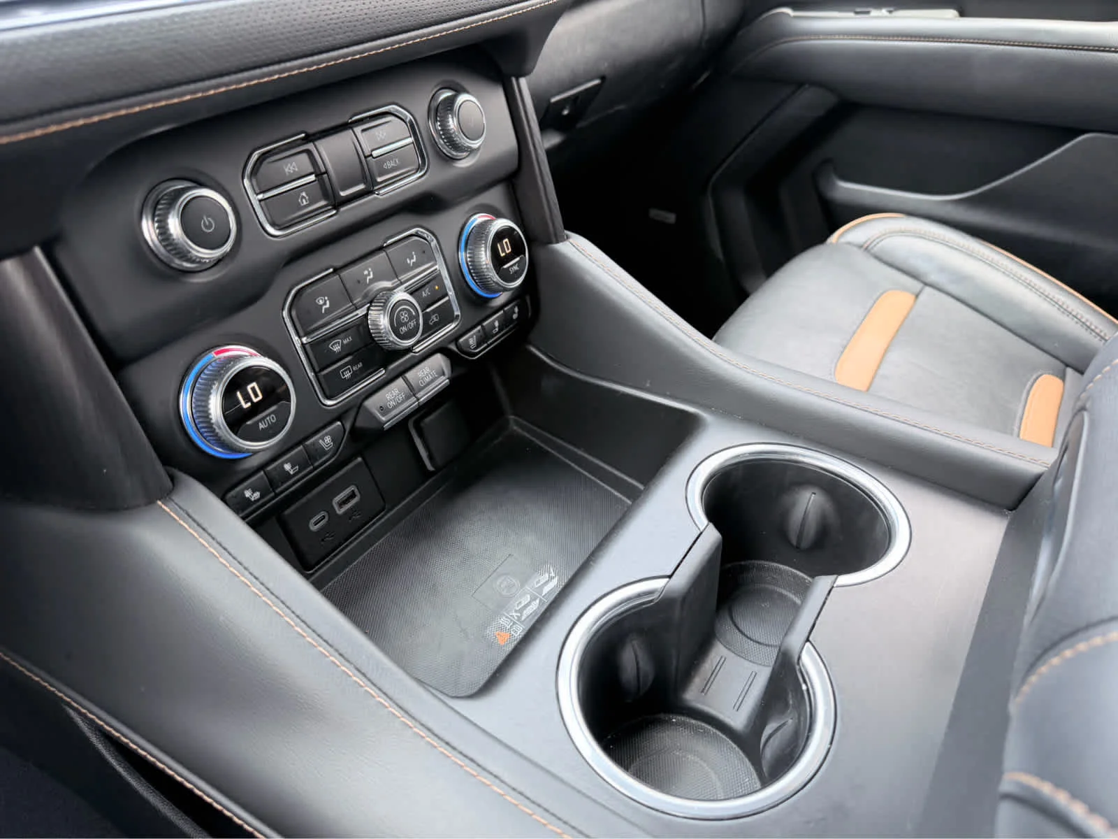 Used 2023 Sterling Metallic GMC AT4 image 22