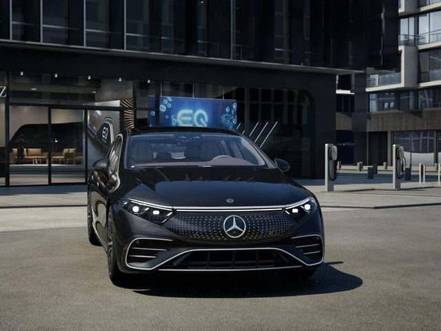 Certified Used 2023 Black Mercedes-Benz 580 image 10
