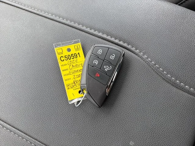 Used 2024 Lakeshore Blue Metallic Chevrolet LT image 34