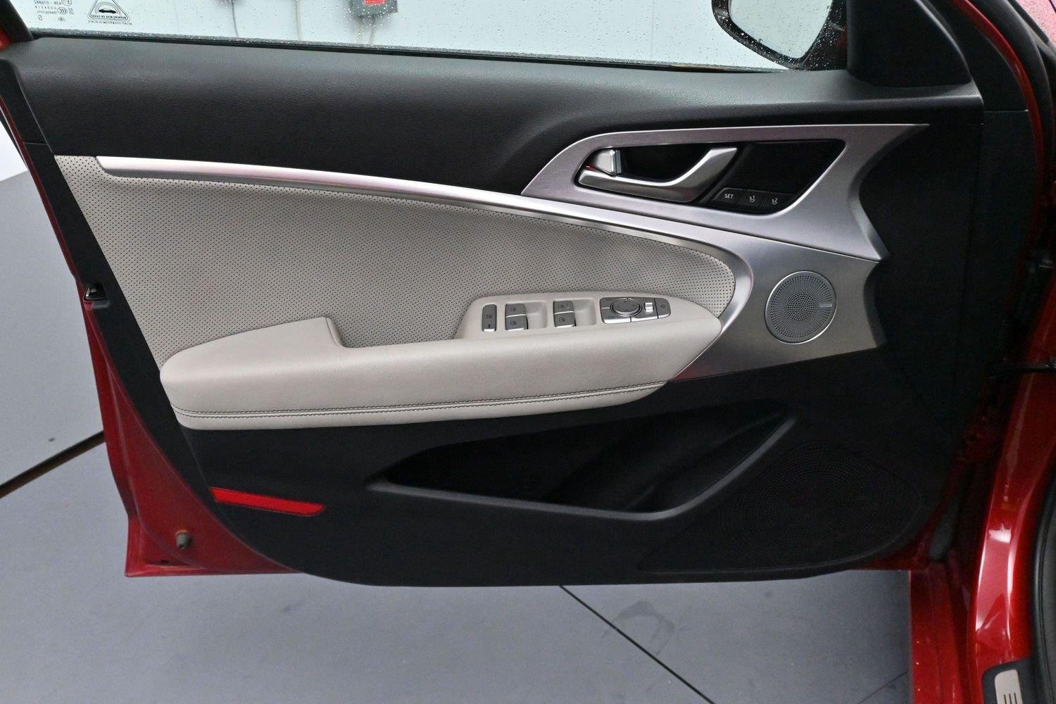 Used 2019 Havana Red Genesis 3.3T Advanced image 10