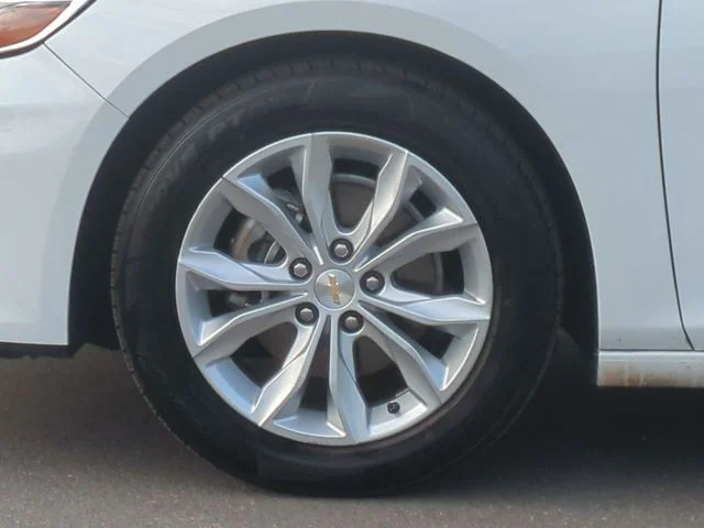 Used 2024 White Chevrolet LT image 17