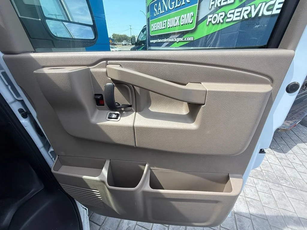 New 2026 Summit White GMC Work Van image 15