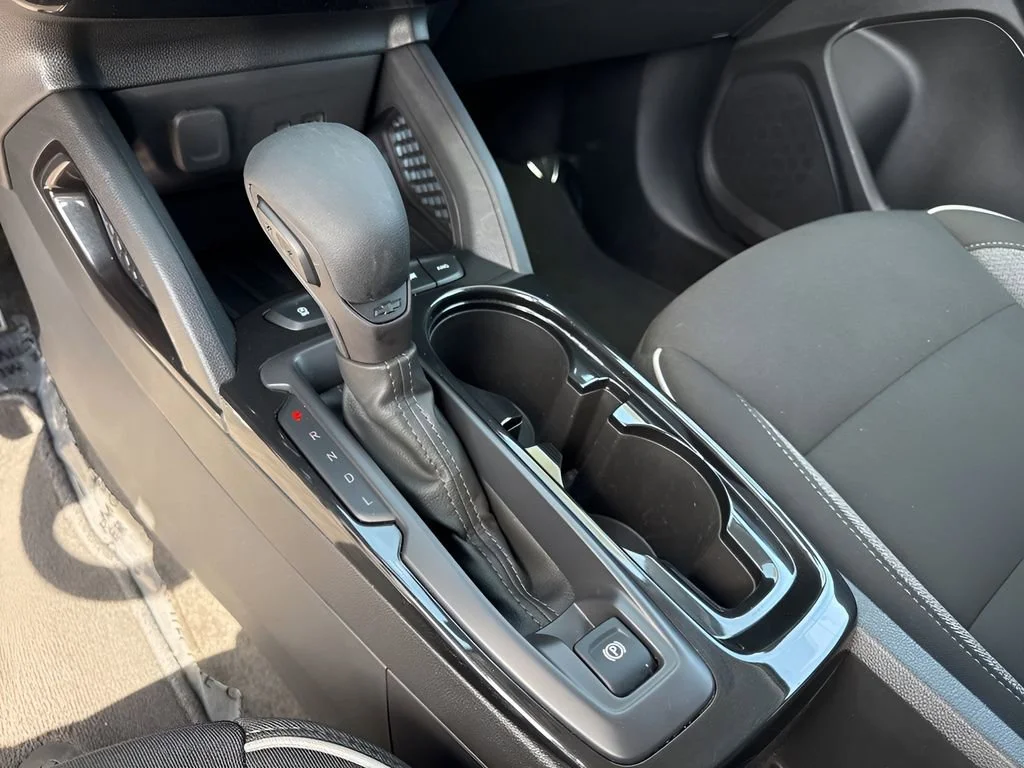 Used 2025 Summit White Chevrolet LT image 16