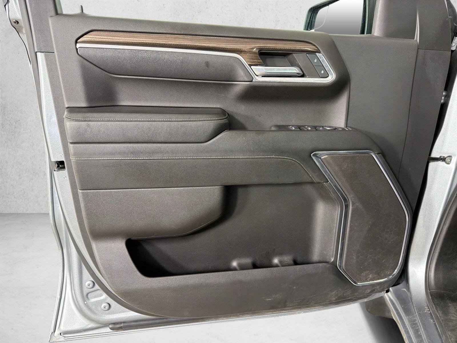 Used 2024 Sterling Gray Metallic Chevrolet LT image 10