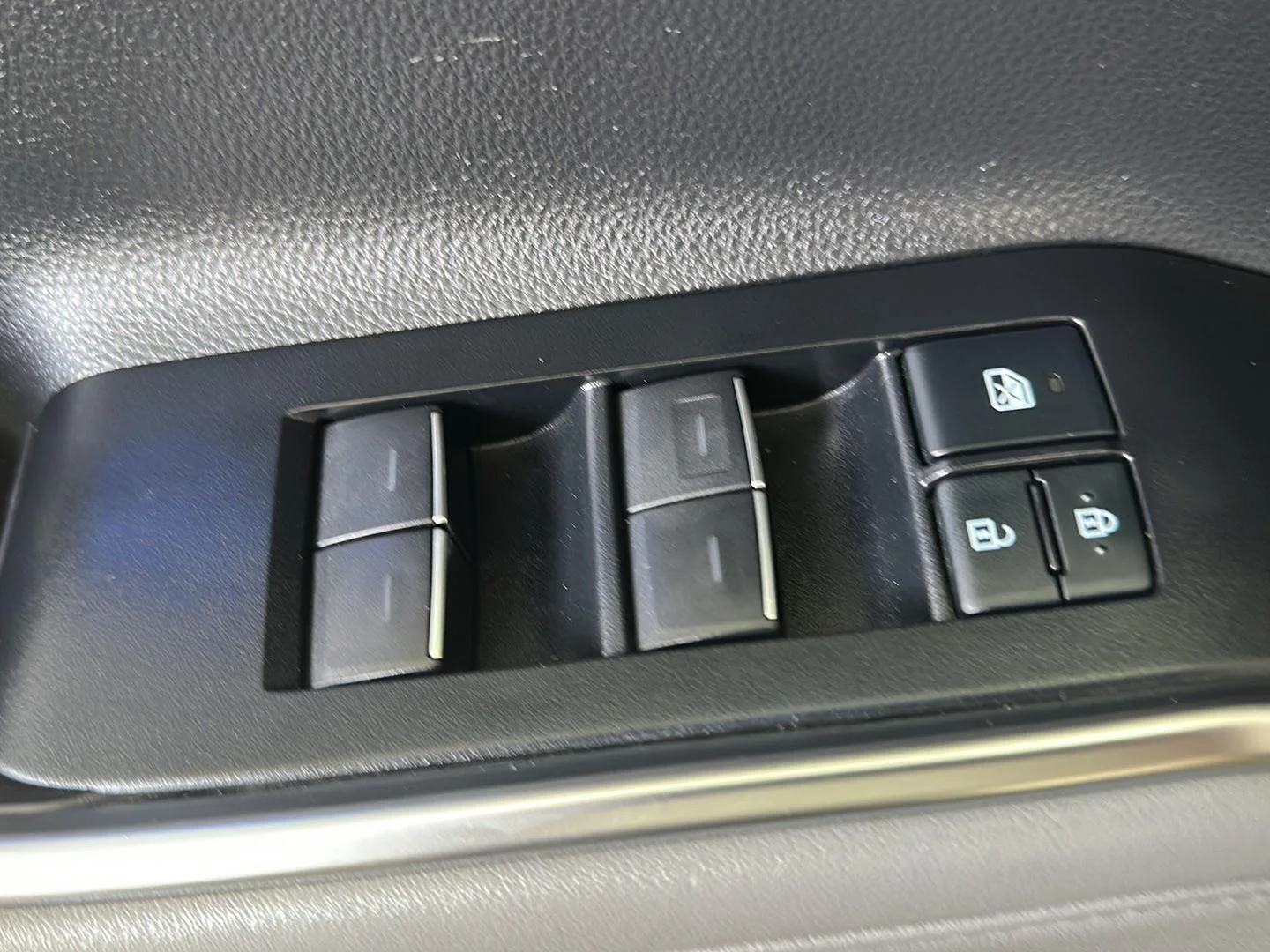 Used 2022 Midnight Black Metallic Toyota Limited image 11