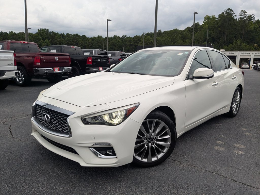 Used 2021 Pure White INFINITI 3.0t LUXE image 1