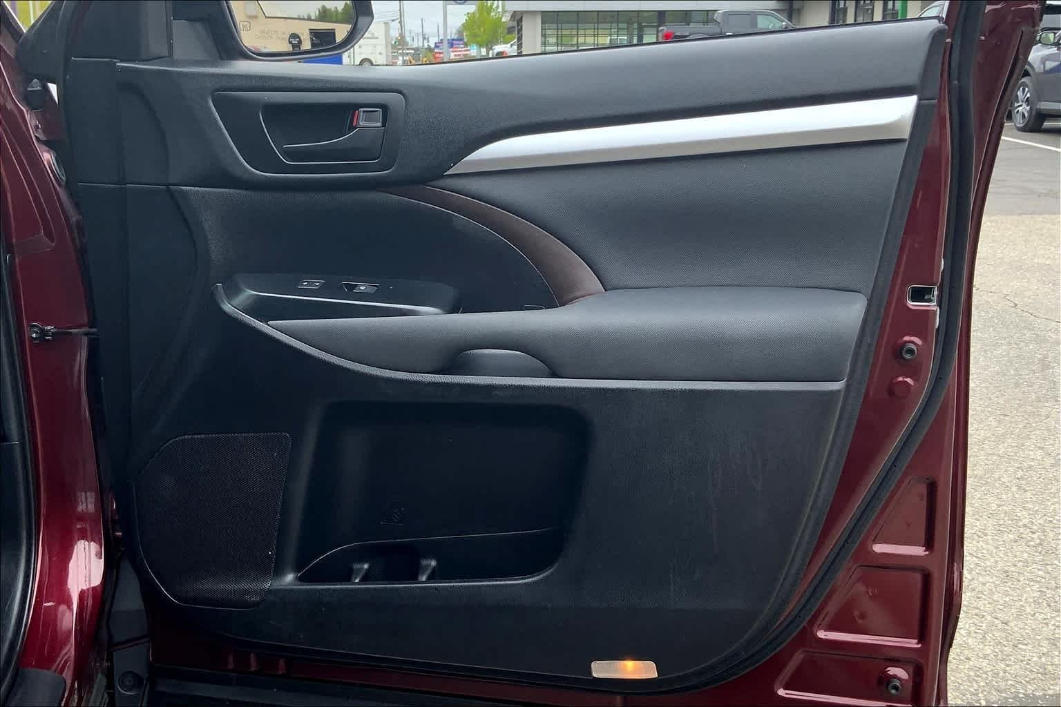 Used 2019 Ooh La La Rouge Mica Toyota LE image 19