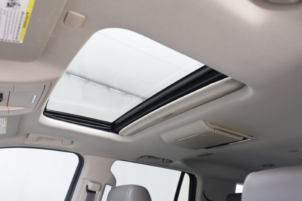 Used 2017 Silver GMC Denali image 16