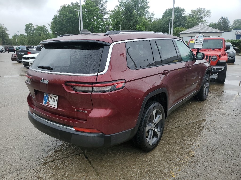 Used 2023 Velvet Red Pearlcoat Jeep Limited image 4