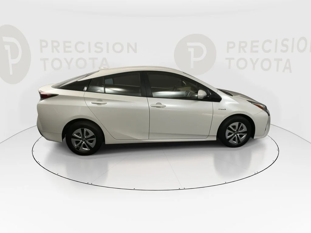 Used 2016 Blizzard Pearl Toyota Three image 23