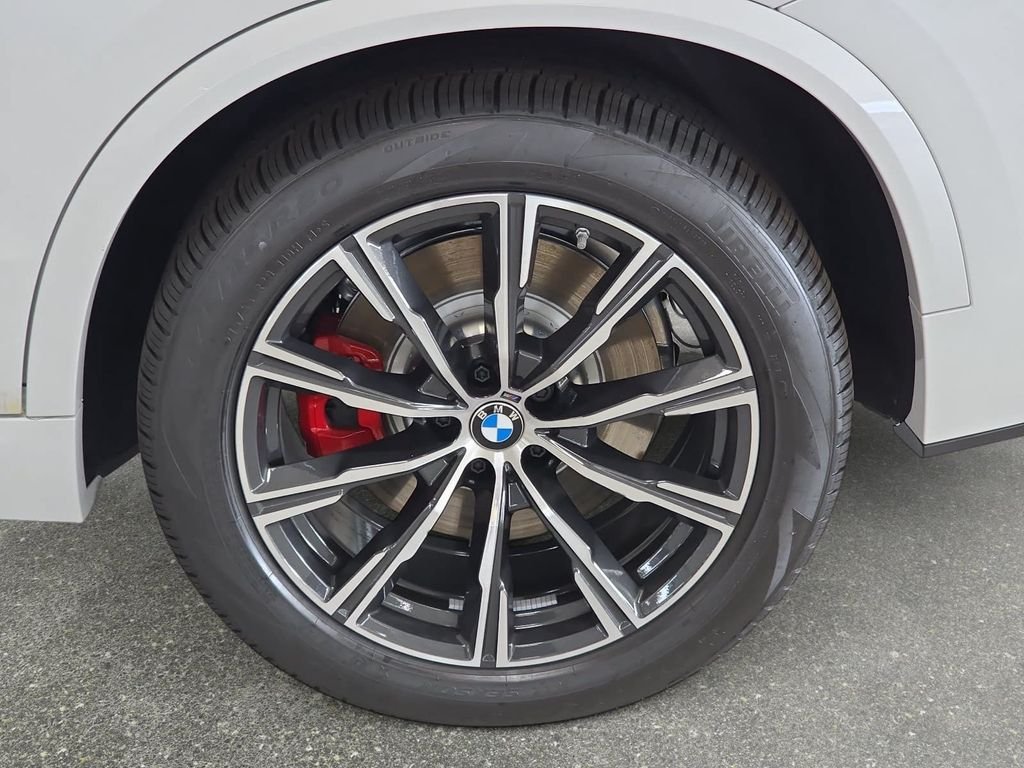 New 2026 Mineral White Metallic BMW xDrive50e image 17