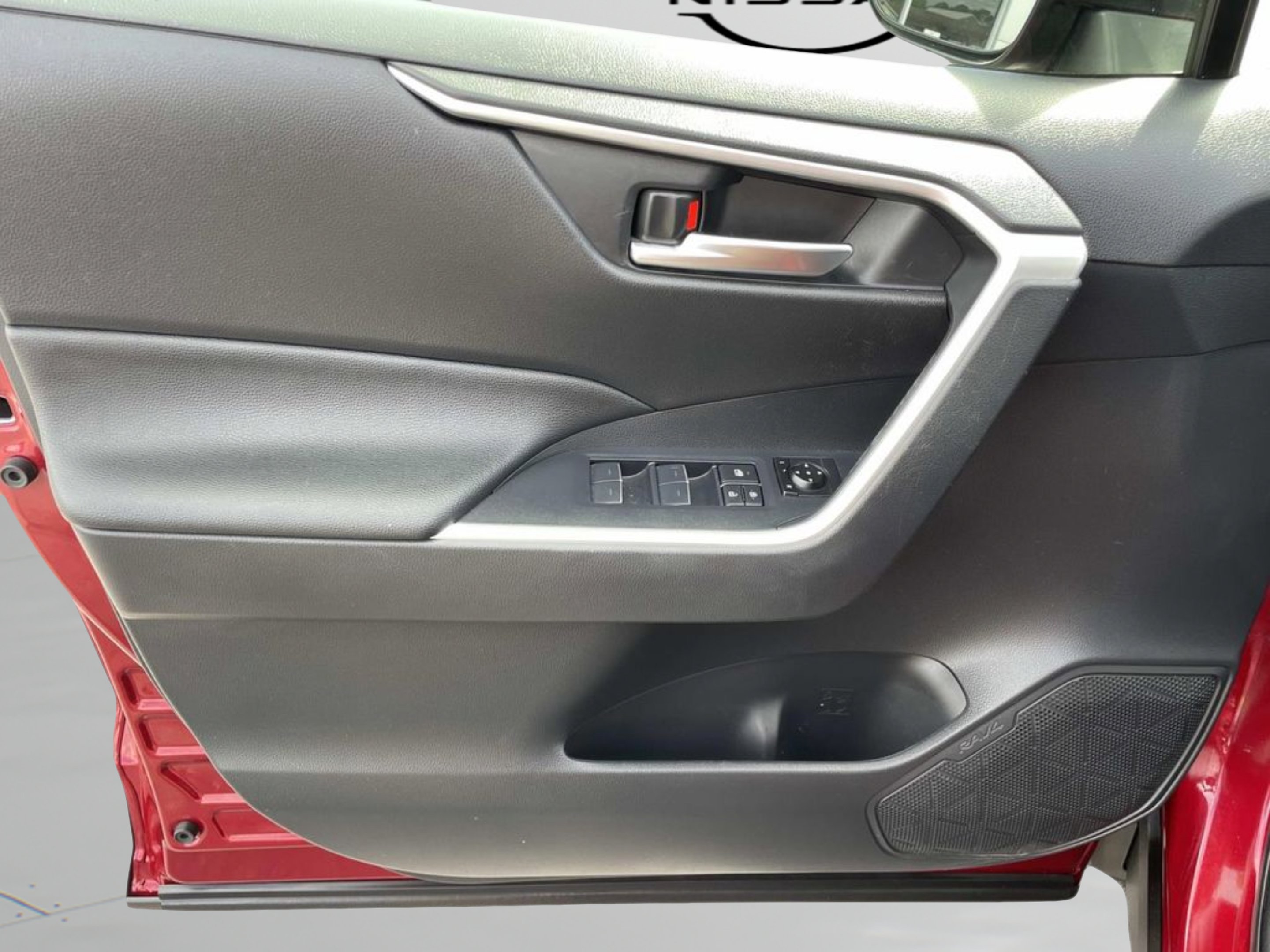 Used 2023 Red Toyota XLE Premium image 21
