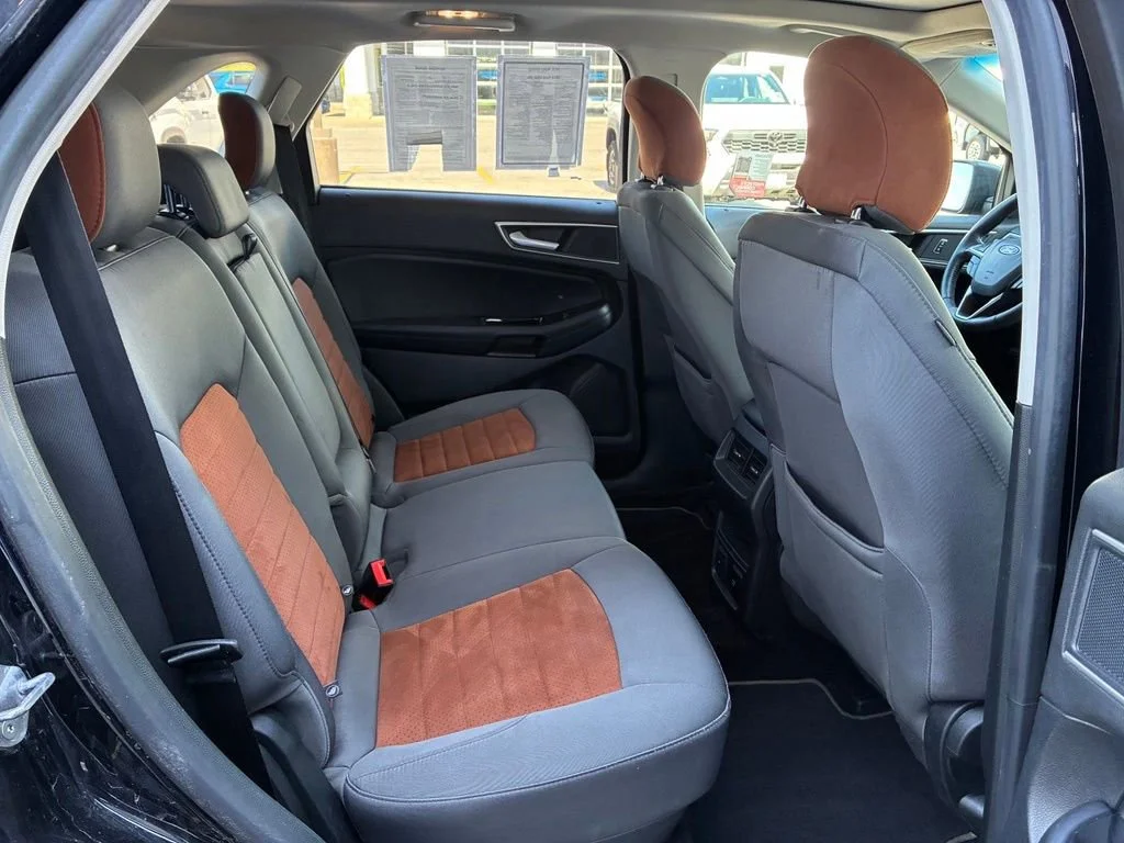Used 2018 Shadow Black Ford SEL image 45