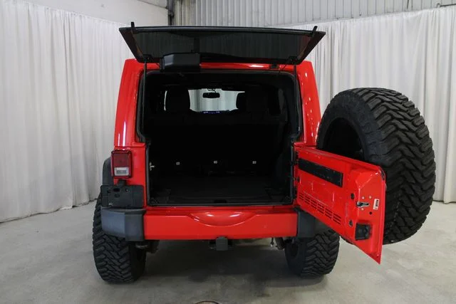 Used 2018 Red Jeep Unlimited Sahara image 35