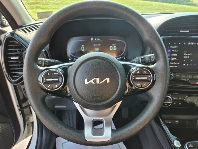 Used 2023 White Kia S image 29