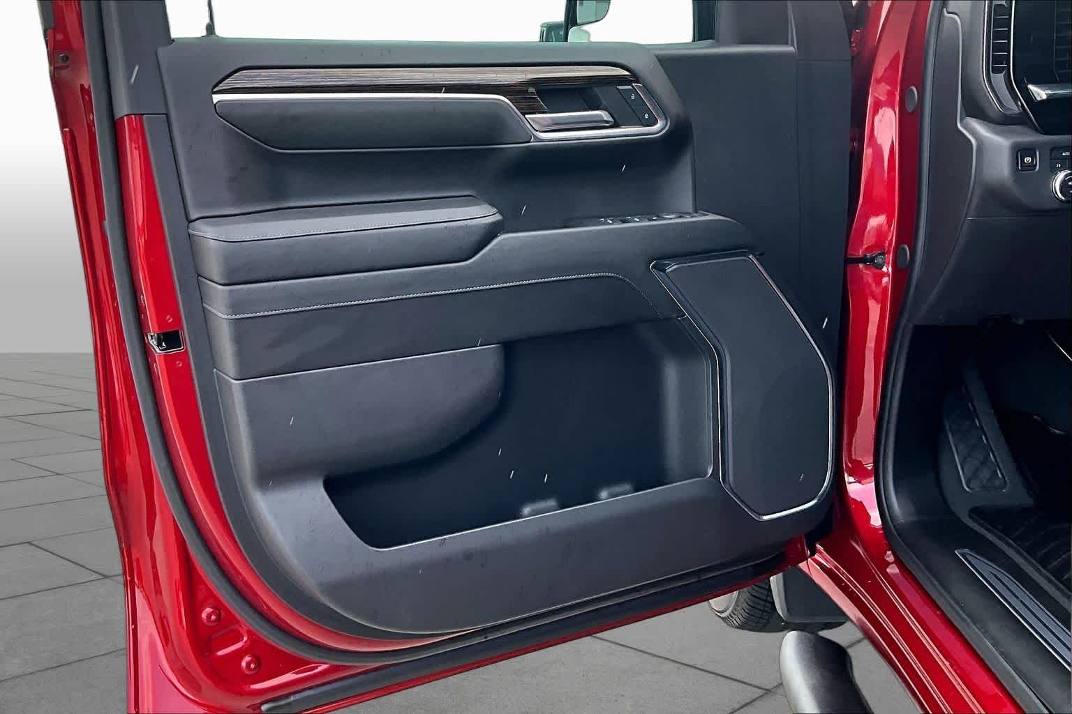 Used 2024 Volcanic Red Tintcoat GMC Elevation image 22
