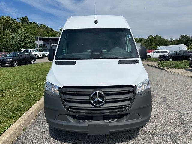 New 2026 Arctic White Mercedes-Benz Cargo 144 WB image 34