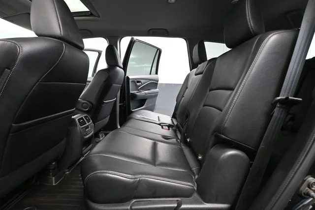 Used 2016 Black Honda EX-L image 35