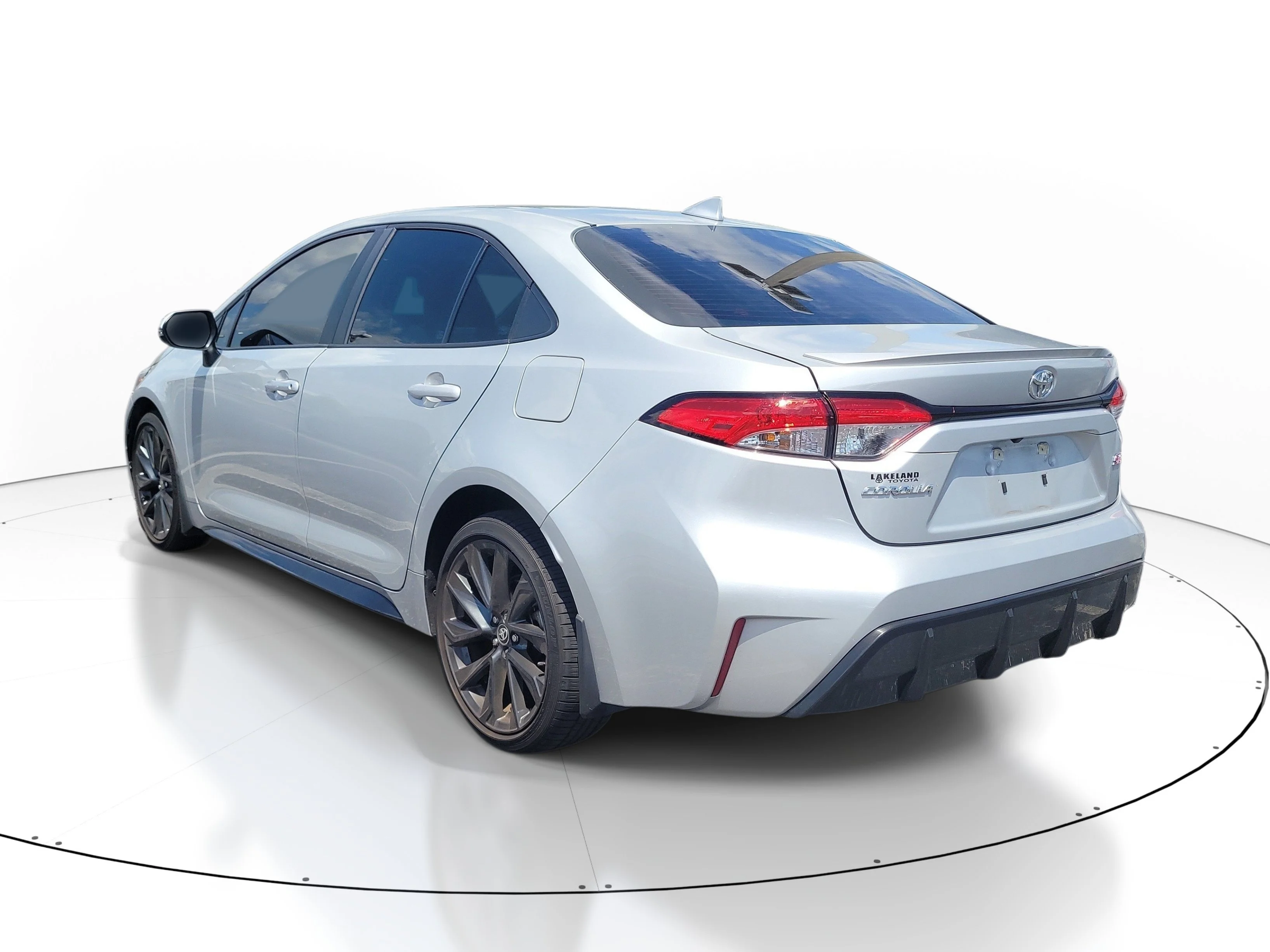 Used 2024 Classic Silver Metallic Toyota SE image 5