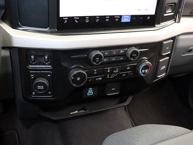 New 2026 Carbonized Gray Metallic Ford F-250® XLT image 27
