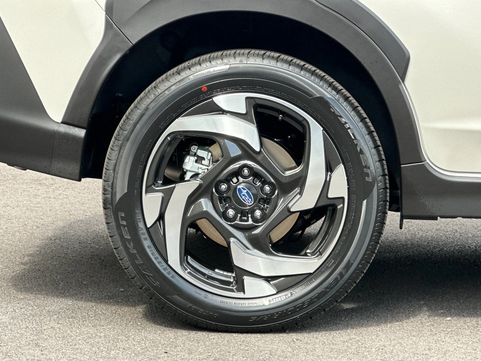 New 2026 CRYSTAL WHITE PEARL Subaru Limited Hybrid image 26