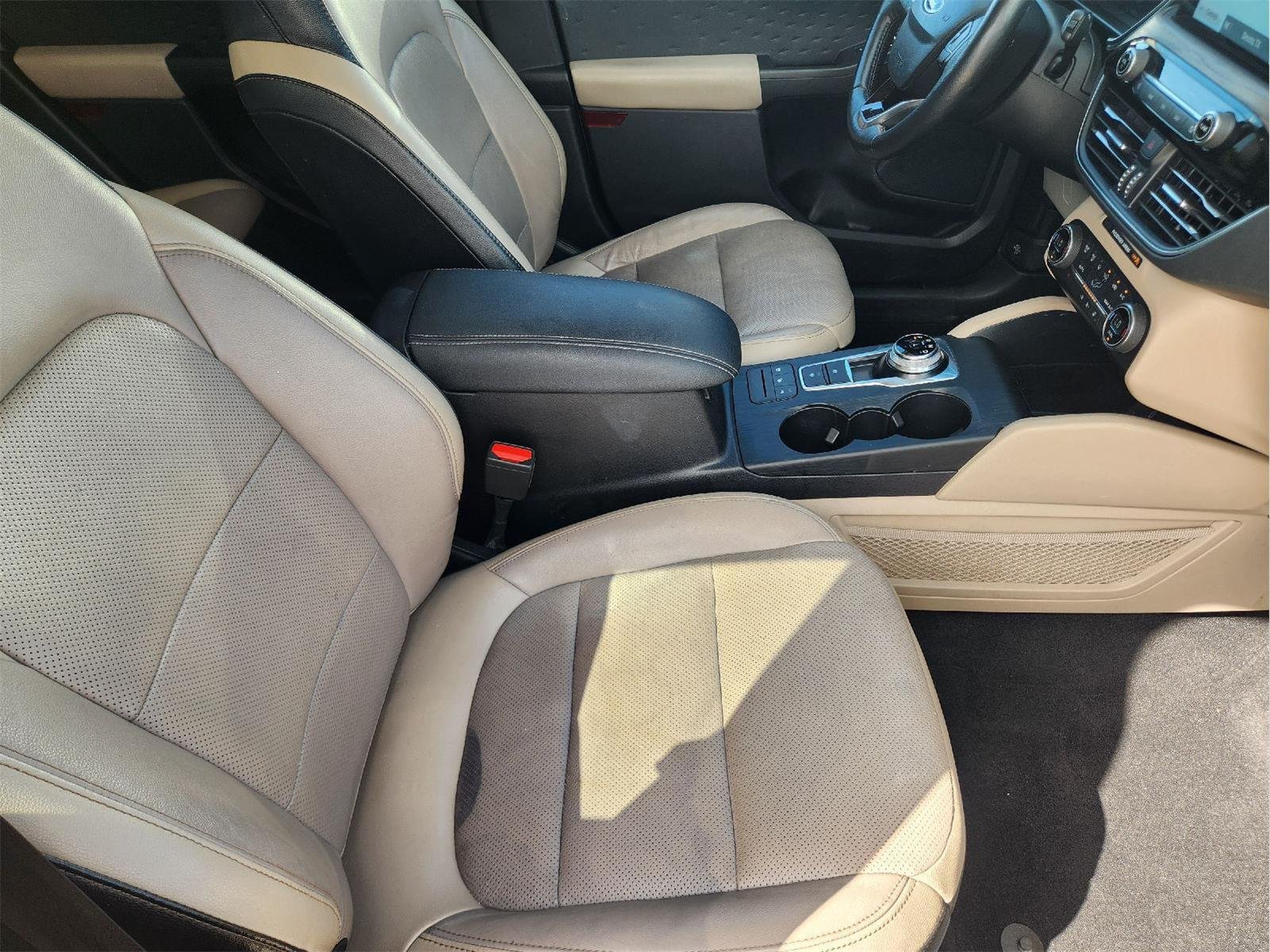 Used 2020 Star White Metallic Tri-Coat Ford Titanium image 13