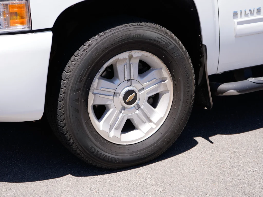 Used 2012 Summit White Chevrolet LT image 6