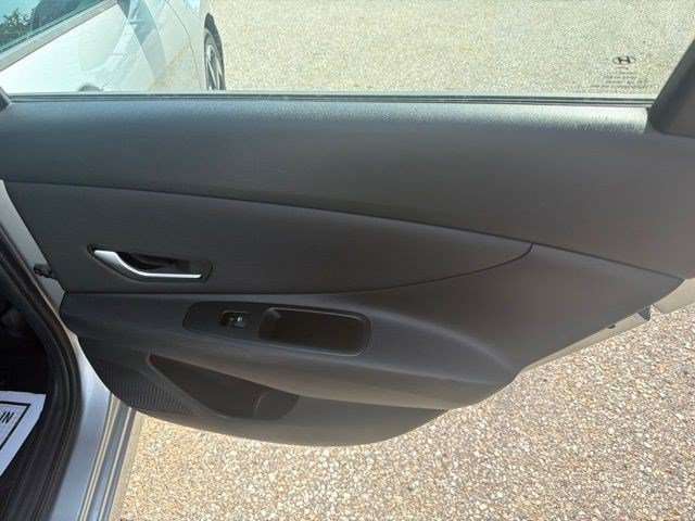 Used 2023 Shimmering Silver Pearl Hyundai SEL image 17
