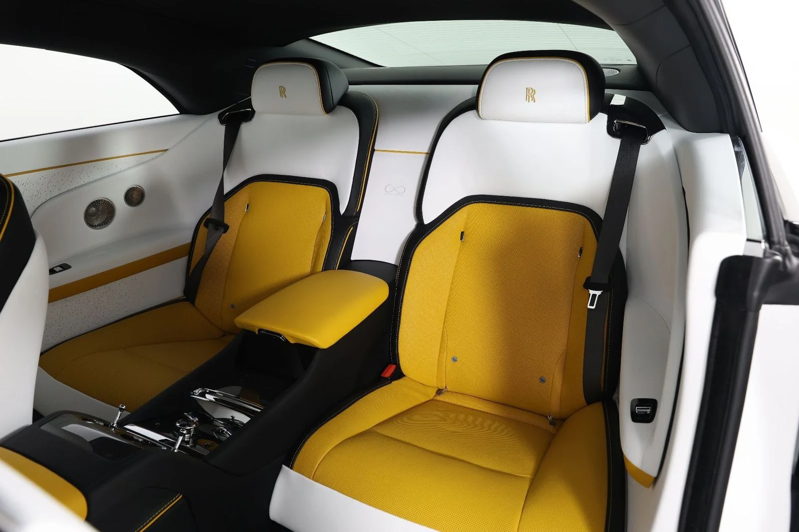 New 2025 Arctic White Rolls-Royce Black Badge image 35