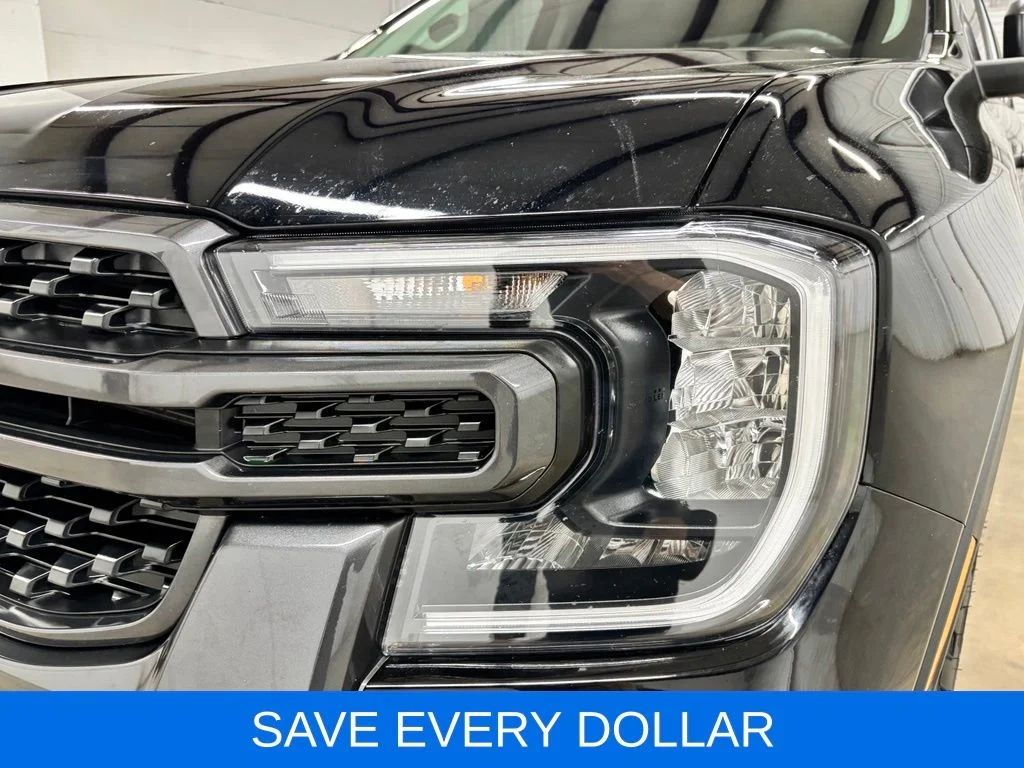Used 2025 Black Ford XLT image 9