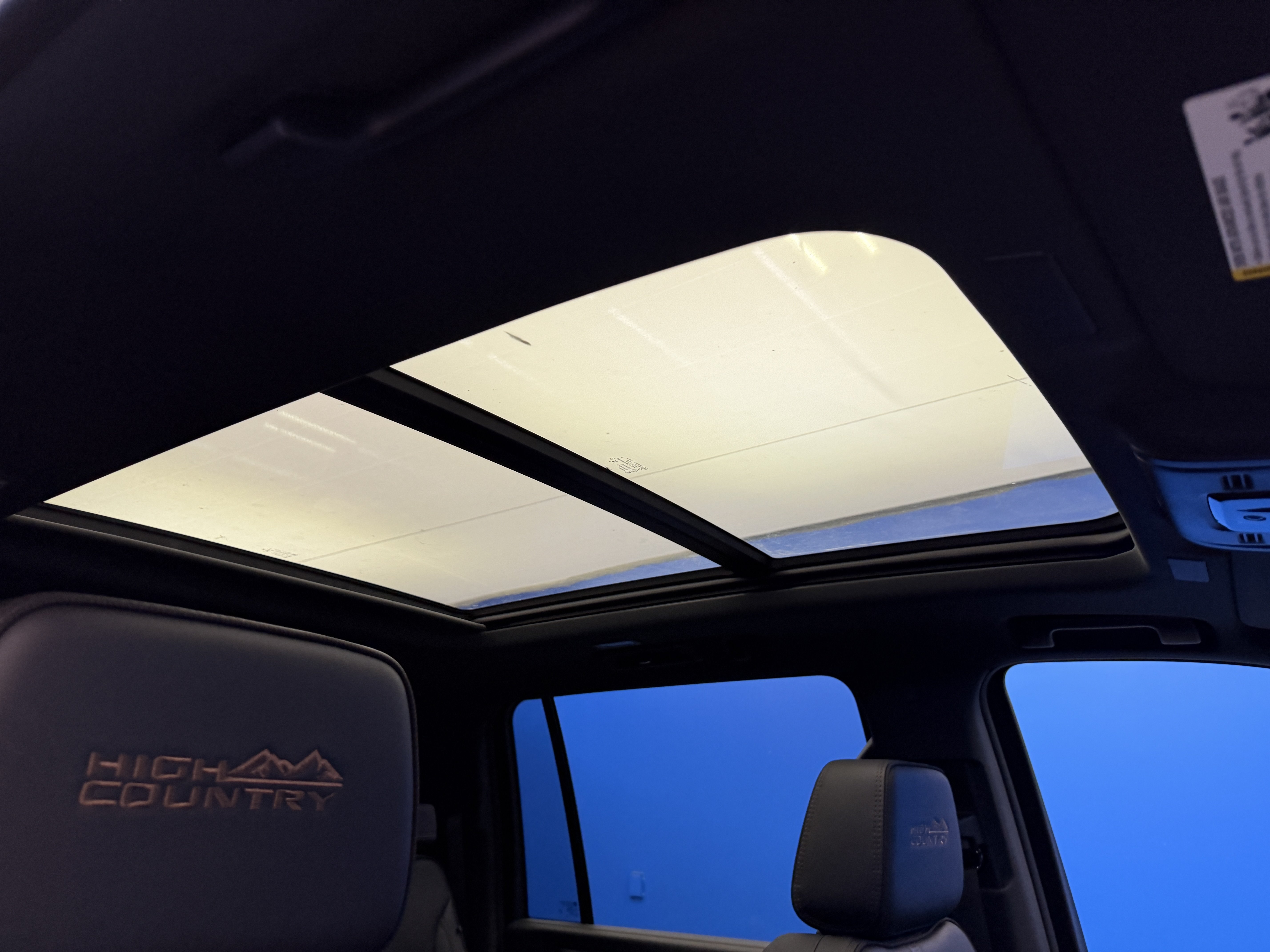 2026 Chevrolet Suburban High Country - Photo 31