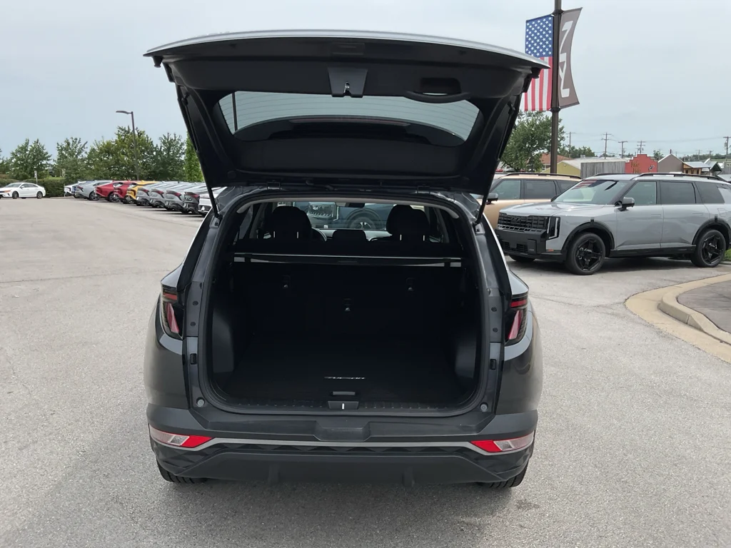 Used 2022 Portofino Gray Hyundai SEL image 15