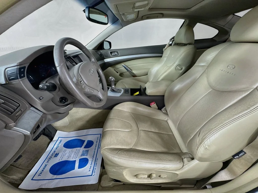 Used 2008 Ivory Pearl INFINITI Journey image 26