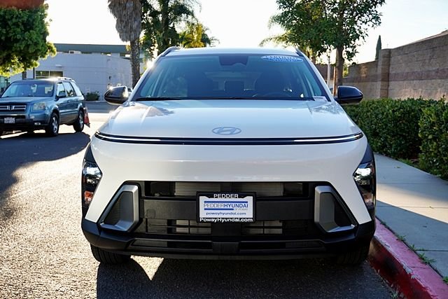 Used 2026 White Hyundai SEL Sport image 4