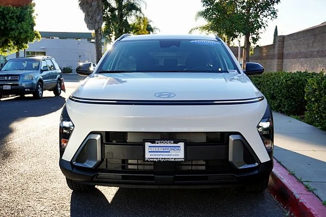 Used 2026 White Hyundai SEL Sport image 4