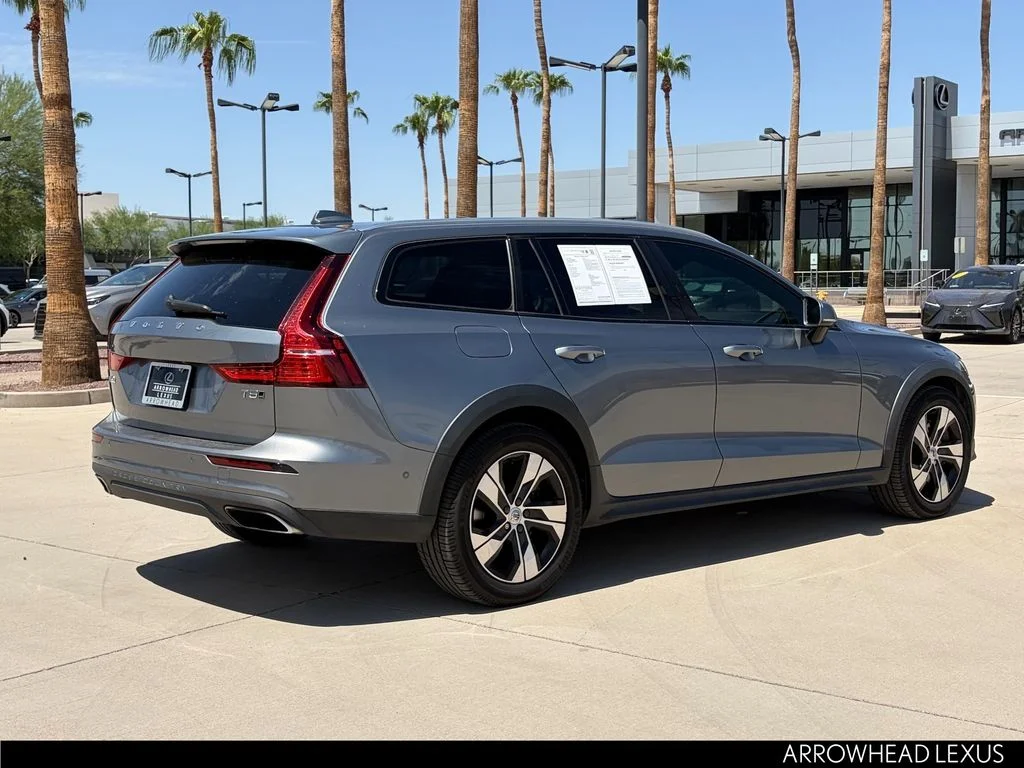Used 2020 Gray Volvo T5 image 6