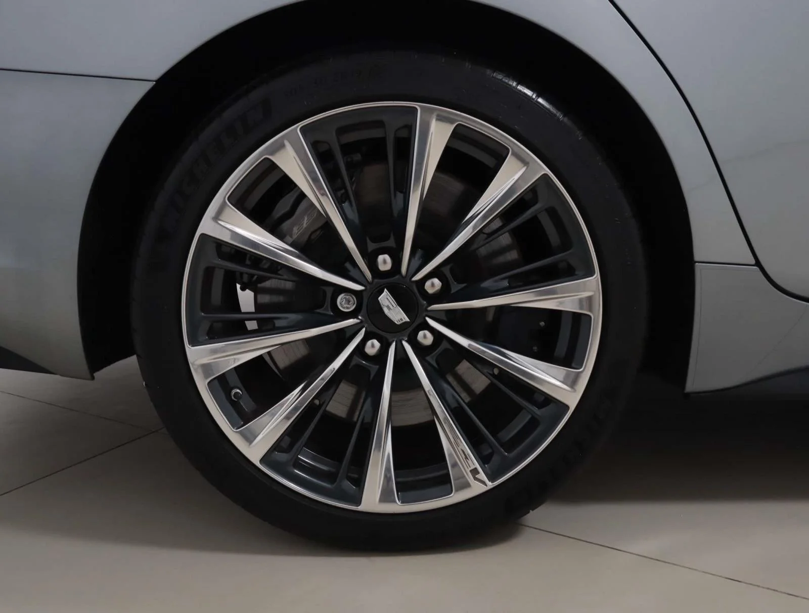 Used 2024 Silver Cadillac V-Series image 40