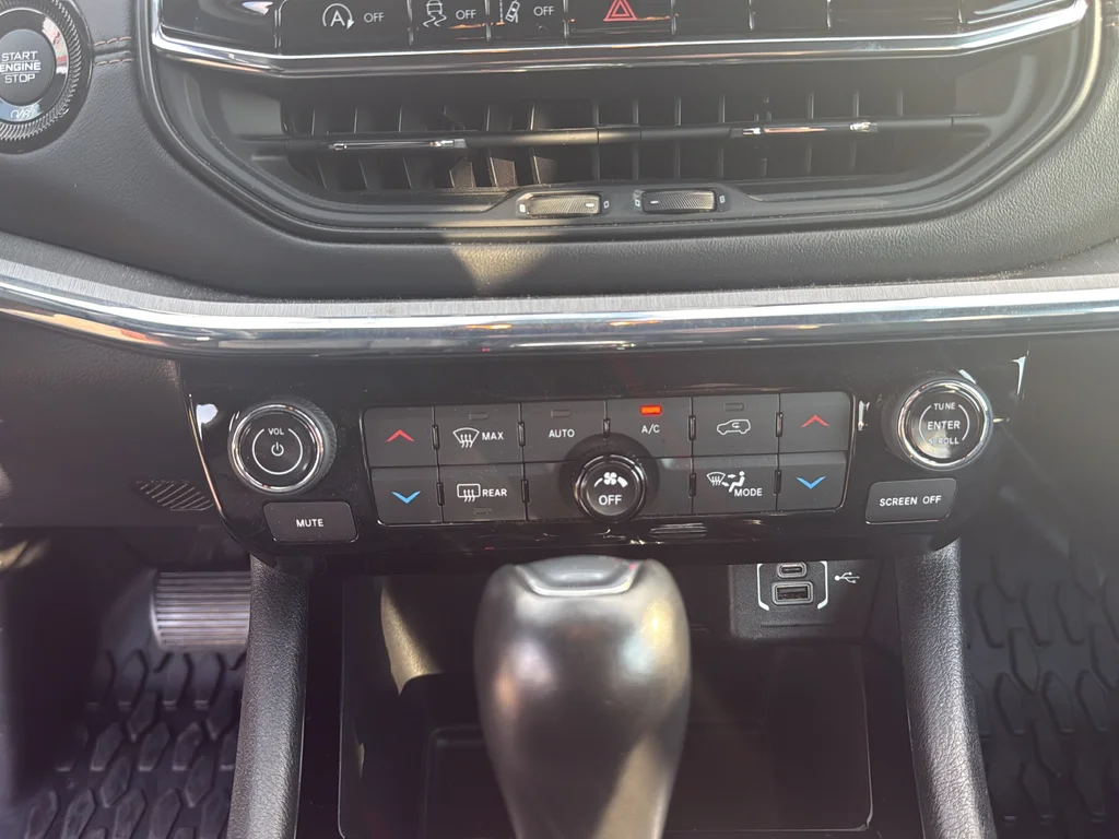 Certified Used 2022 Red Jeep Limited image 20