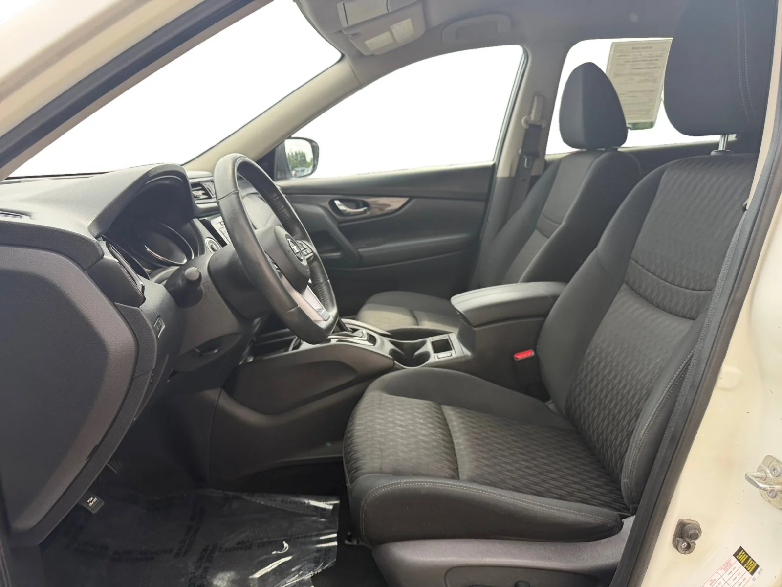 Used 2018 Pearl White Nissan SV image 8